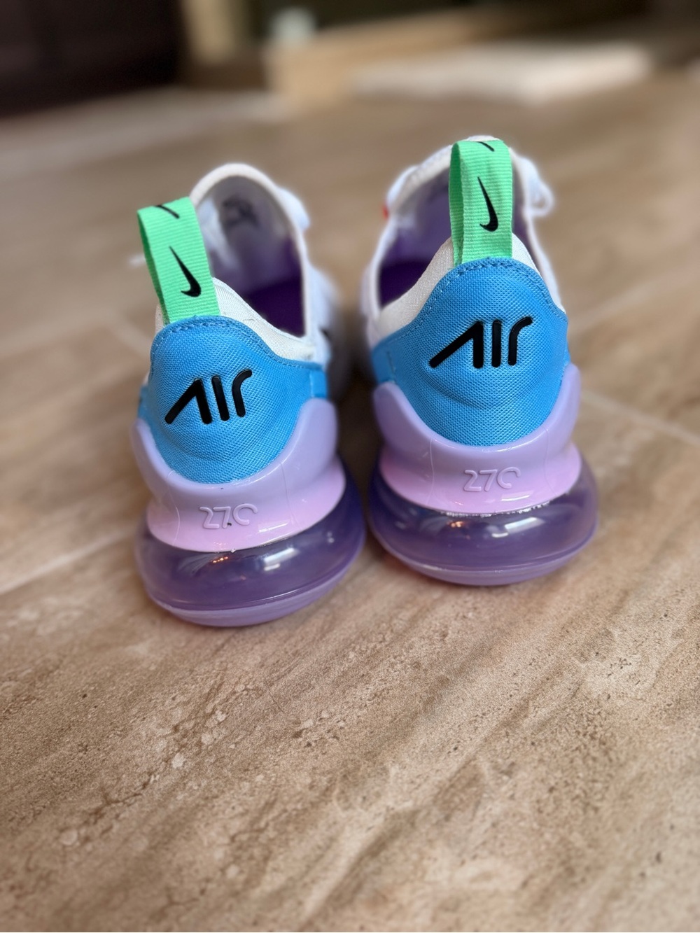 New Women’s Nike Air Max 270 - Picture 4 of 7